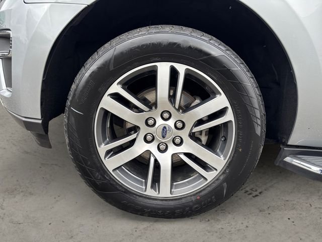 Used 2023 Silver Metallic Ford Limited image 14