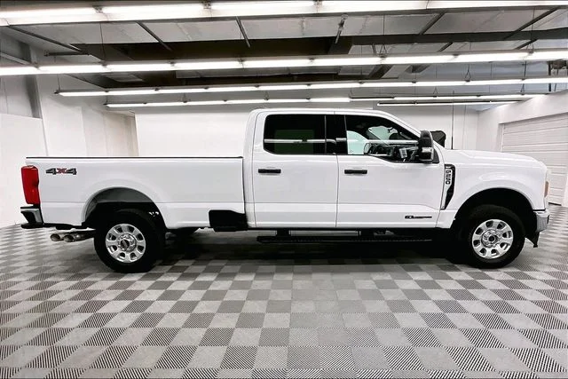 Used 2024 Oxford White Ford XLT image 14