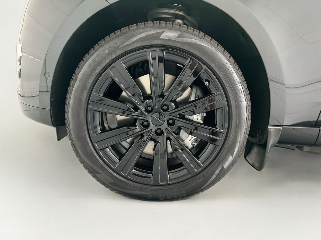 New 2026 Carpathian Grey Land Rover SE image 29