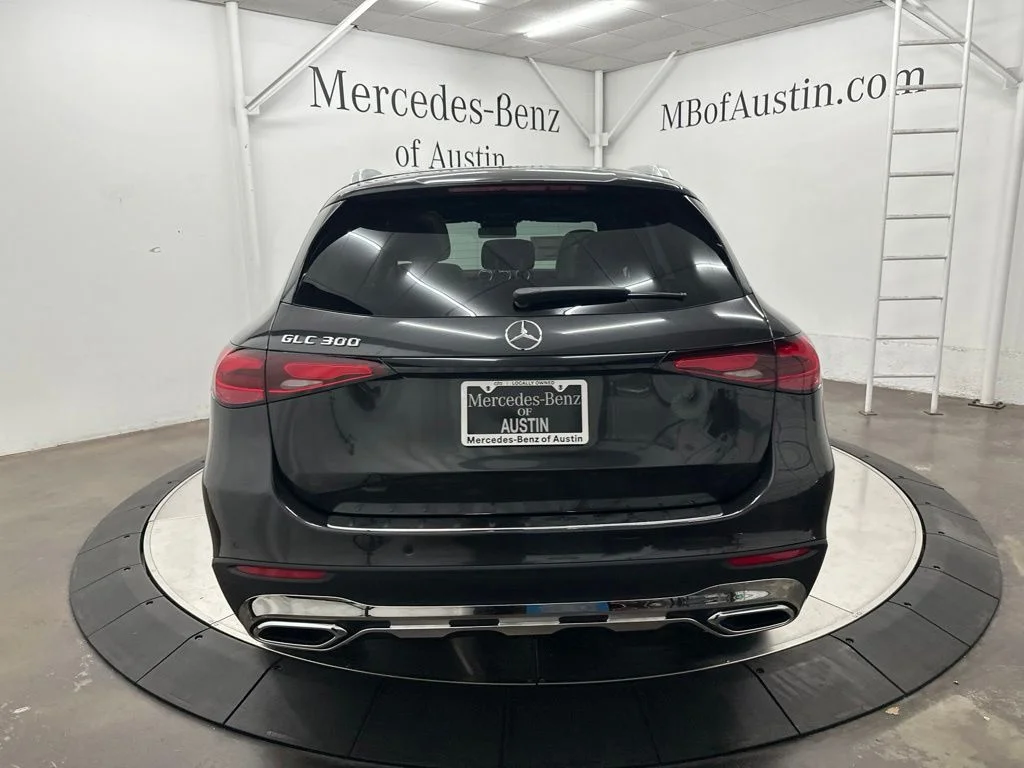 New 2027 Gray Mercedes-Benz GLC 300 image 6