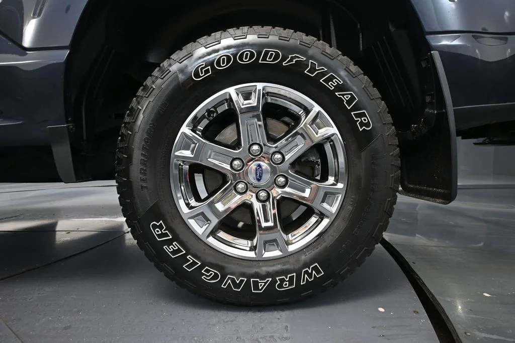 Used 2021 Blue Ford Lariat image 10