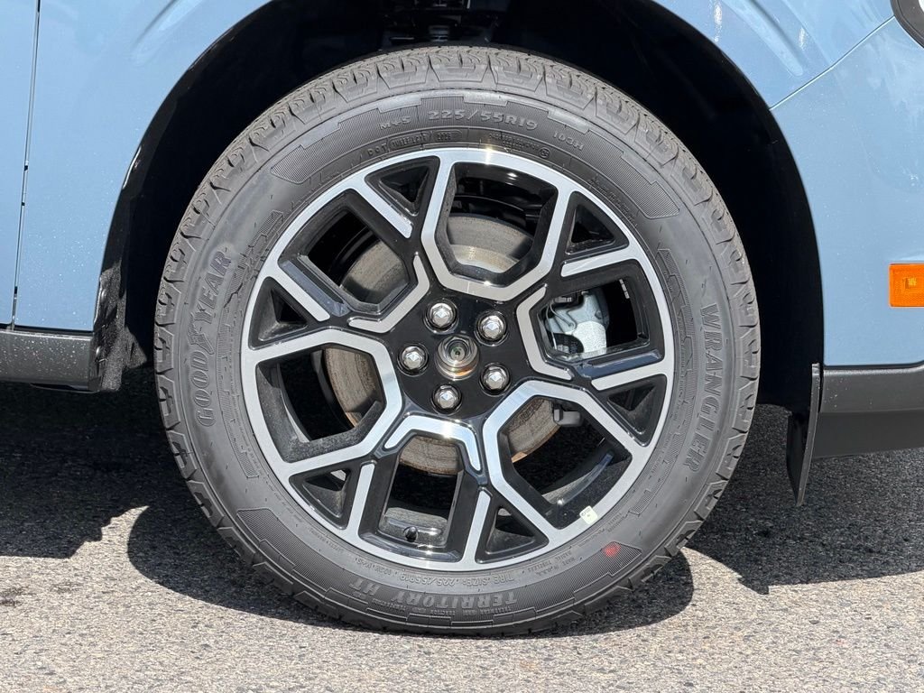 New 2026 Gray Ford Lariat image 30