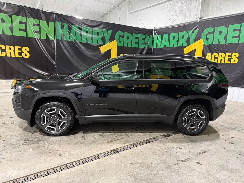 New 2026 Diamond Black Crystal Pearl-Coat Exterior Paint Jeep Limited image 3