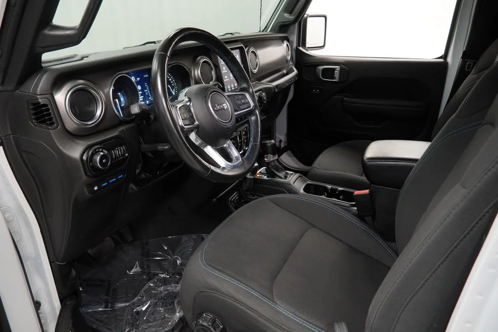 Used 2022 White Jeep Unlimited Rubicon 4xe image 18