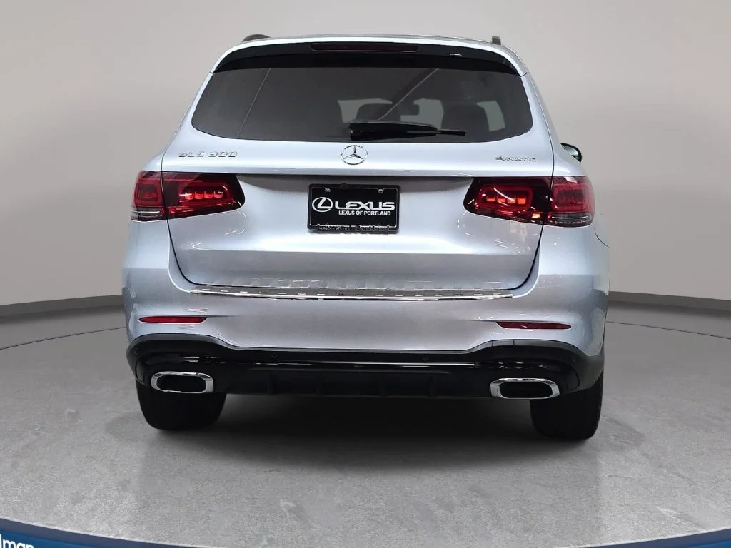 Used 2021 Silver Mercedes-Benz GLC 300 image 7