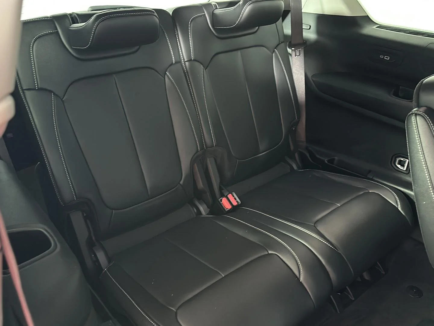 Used 2022 Baltic Gray Metallic Clearcoat Jeep Limited image 8
