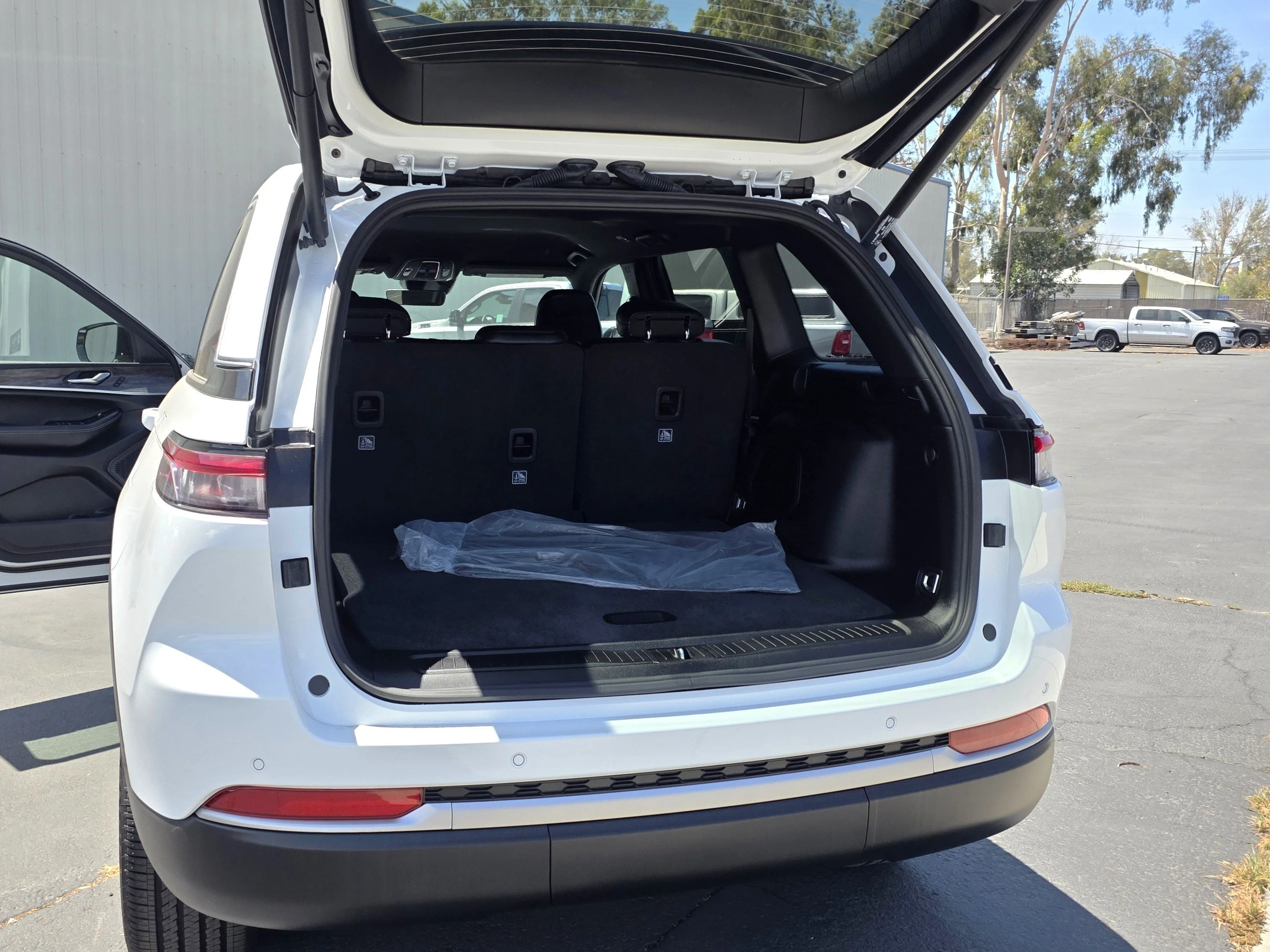 New 2026 Bright White Clearcoat Jeep Limited image 16