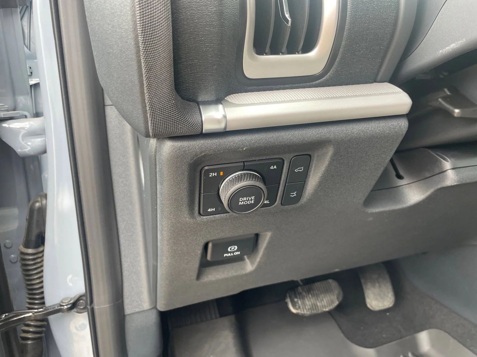 New 2026 Glacier Grey Metallic Tri-Coat Ford Active image 17