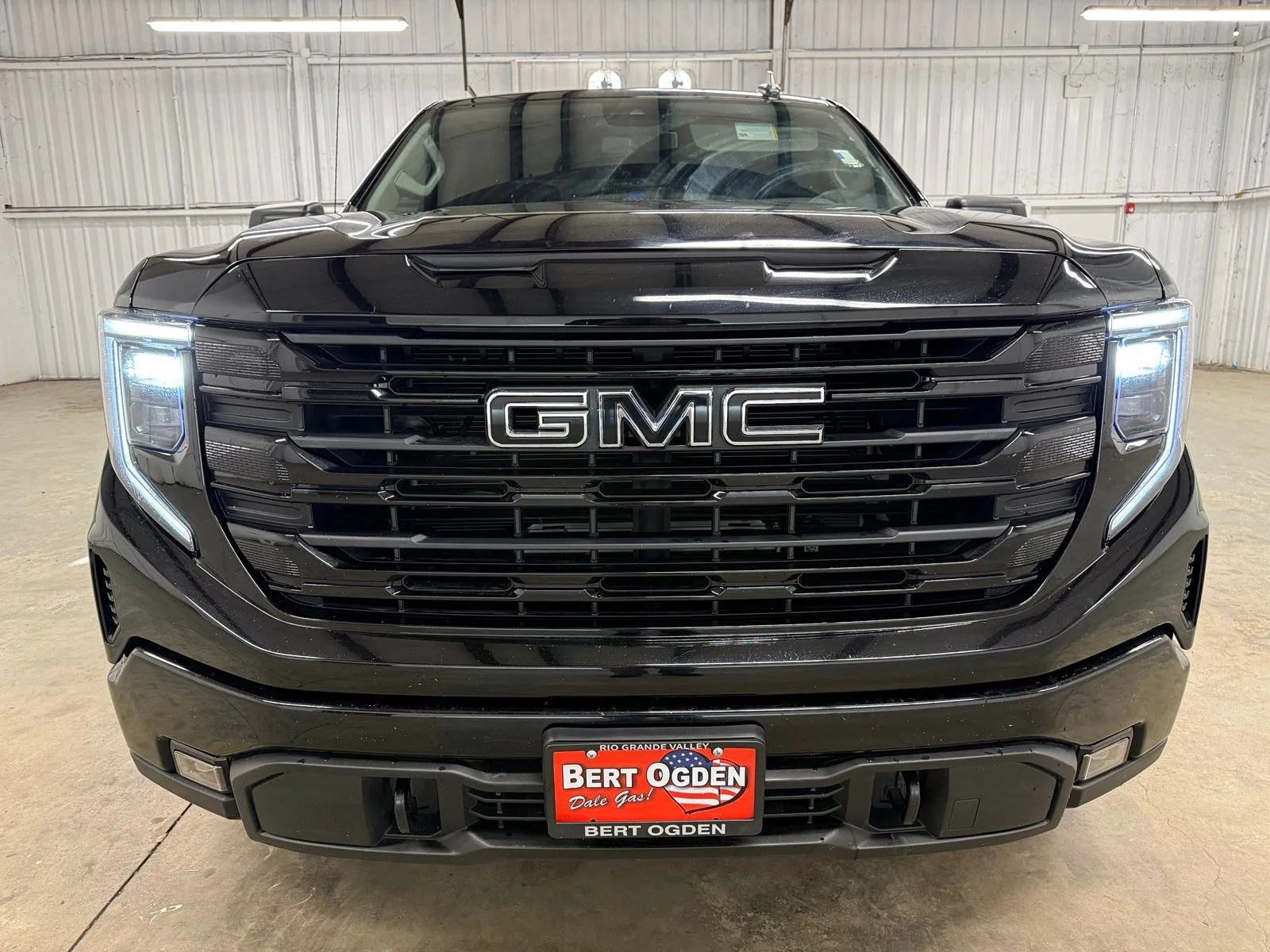 Used 2024 Black GMC Elevation image 3
