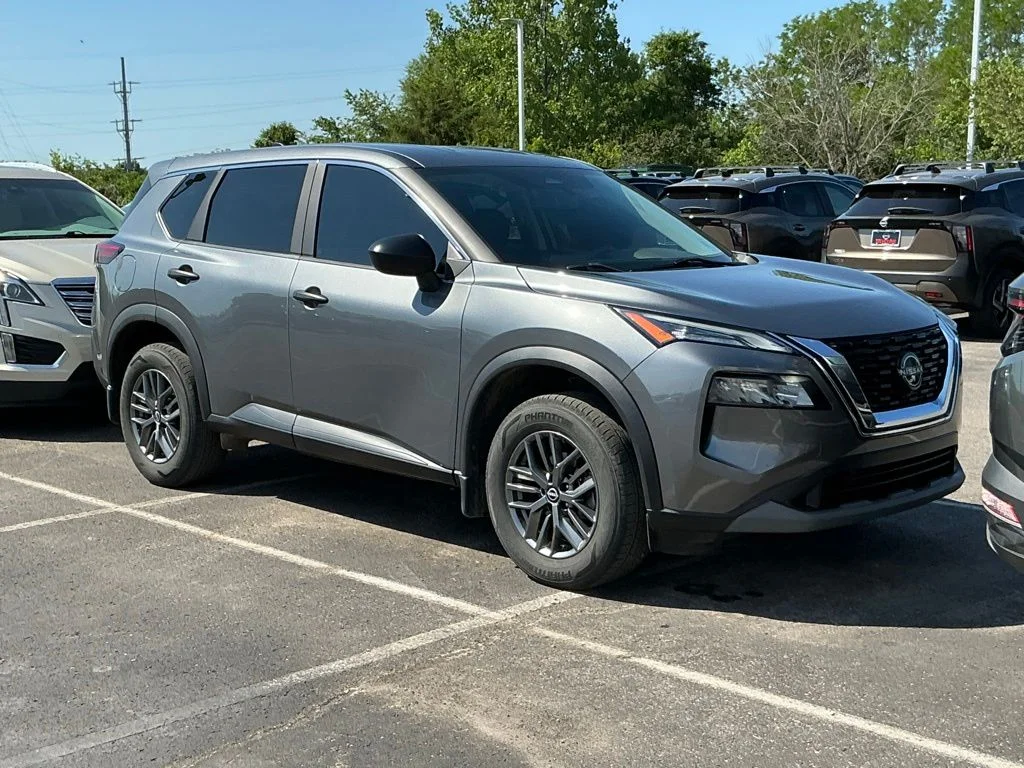2023 Nissan Rogue S FWD's photo