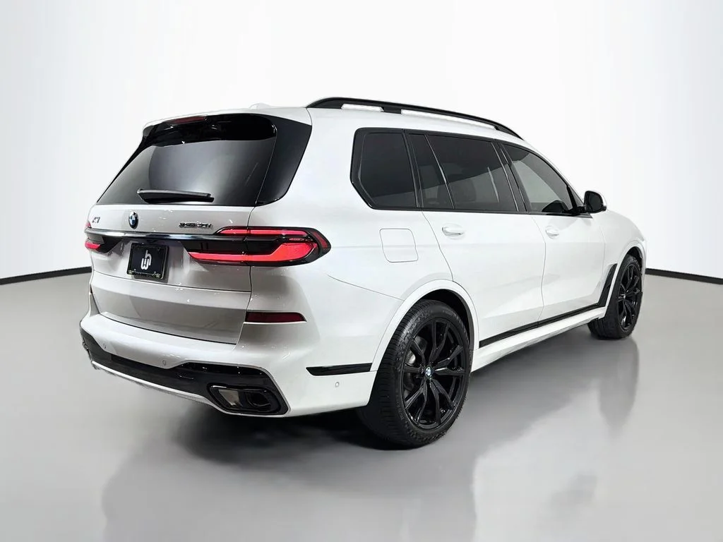 Used 2025 White BMW xDrive40i image 5
