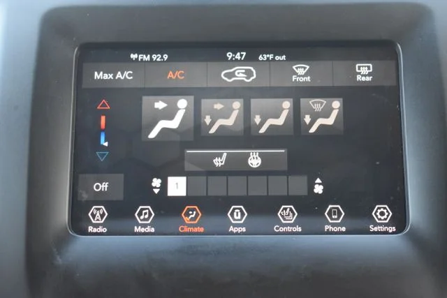 Used 2021 White Jeep Latitude Lux image 27