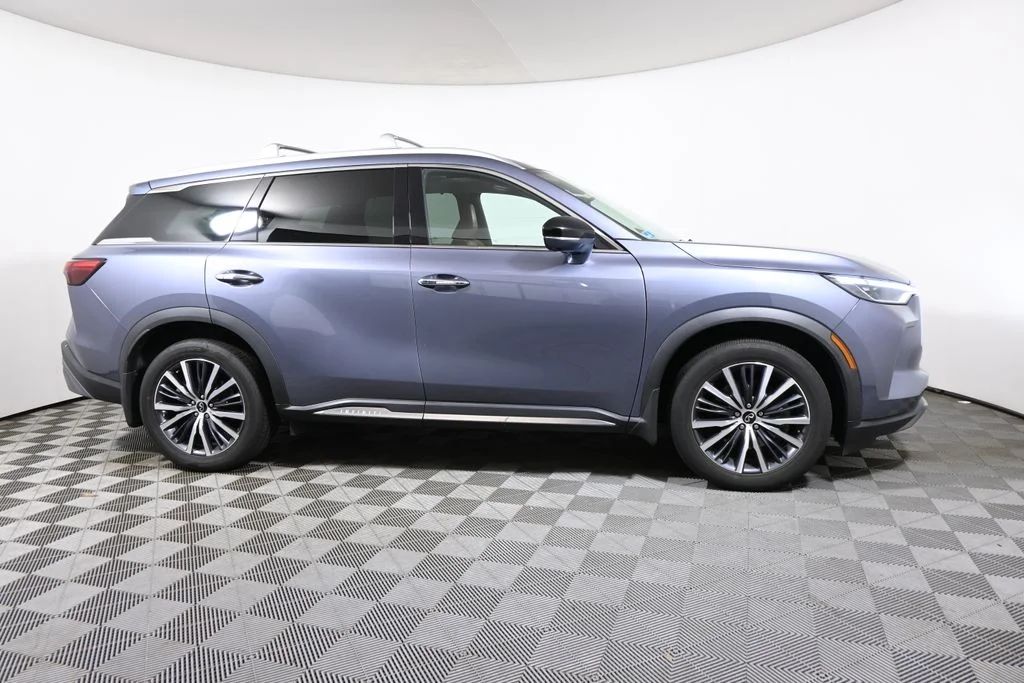 Certified Used 2023 Blue INFINITI Sensory image 8