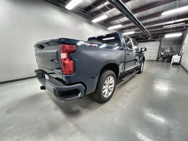 Used 2022 Blue Chevrolet Custom image 8