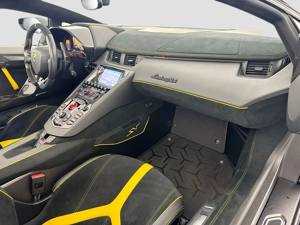 Used 2017 Black Lamborghini LP750-4 SuperVeloce image 29
