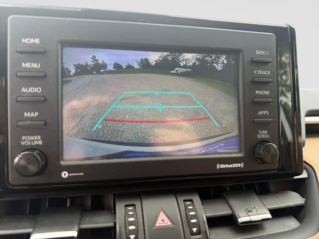 Used 2022 White Toyota XLE Premium image 25