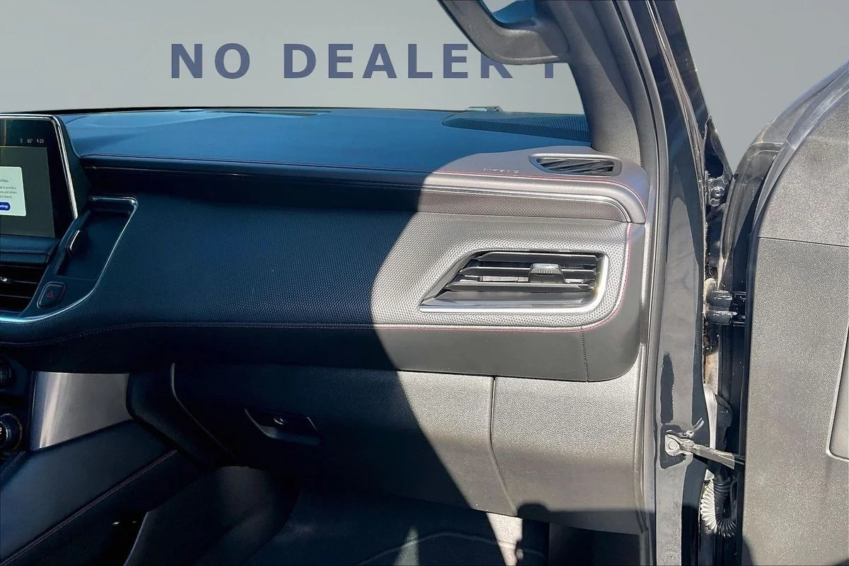 Used 2022  Chevrolet 2WD RST image 27