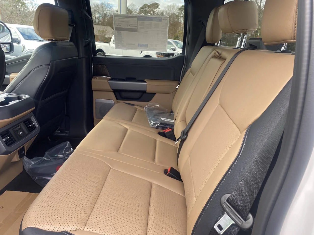New 2026 Star White Metallic Tri-Coat Ford F-250® Lariat® image 16