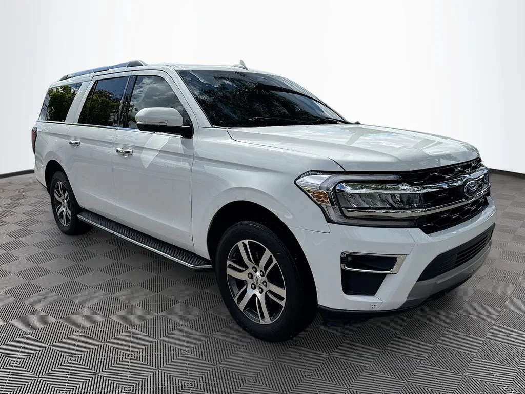 Used 2022 White Ford Limited image 4