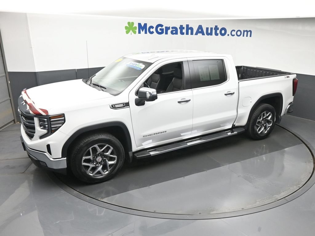 Used 2023 White GMC SLT image 22