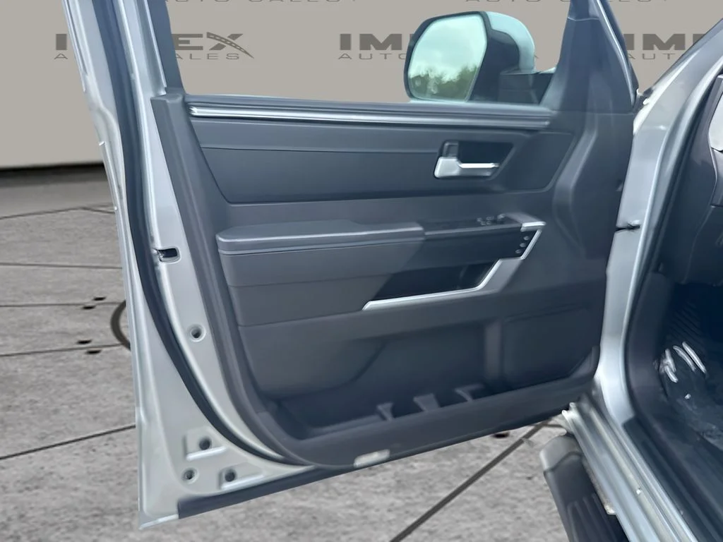 Used 2025 Silver Toyota Platinum image 19