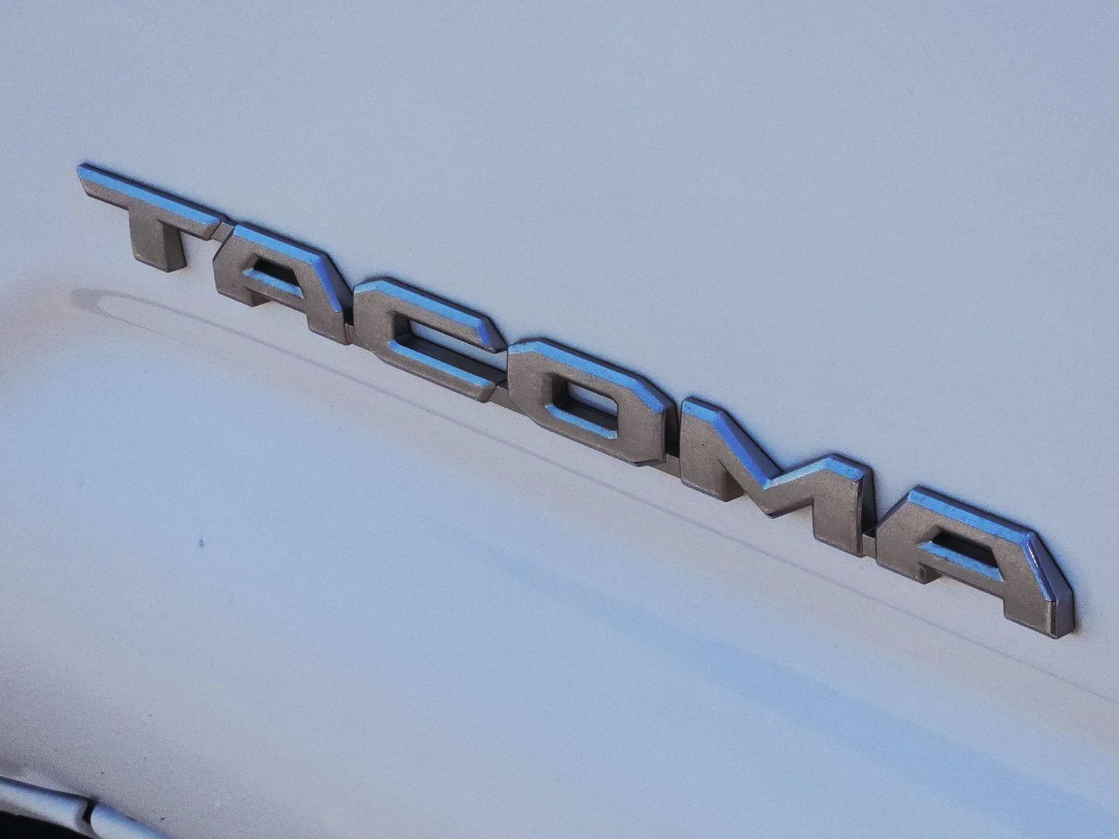 Used 2019 Super White Toyota SR5 image 10