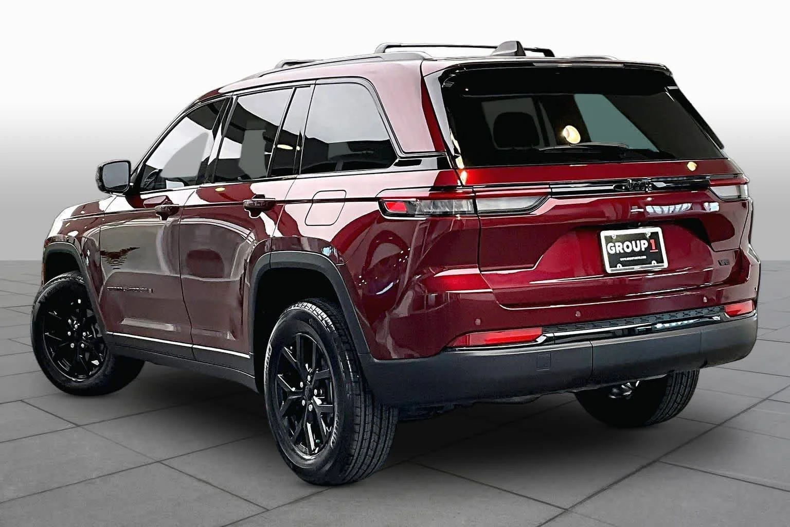 Used 2025 Velvet Red Pearlcoat Jeep Altitude image 12