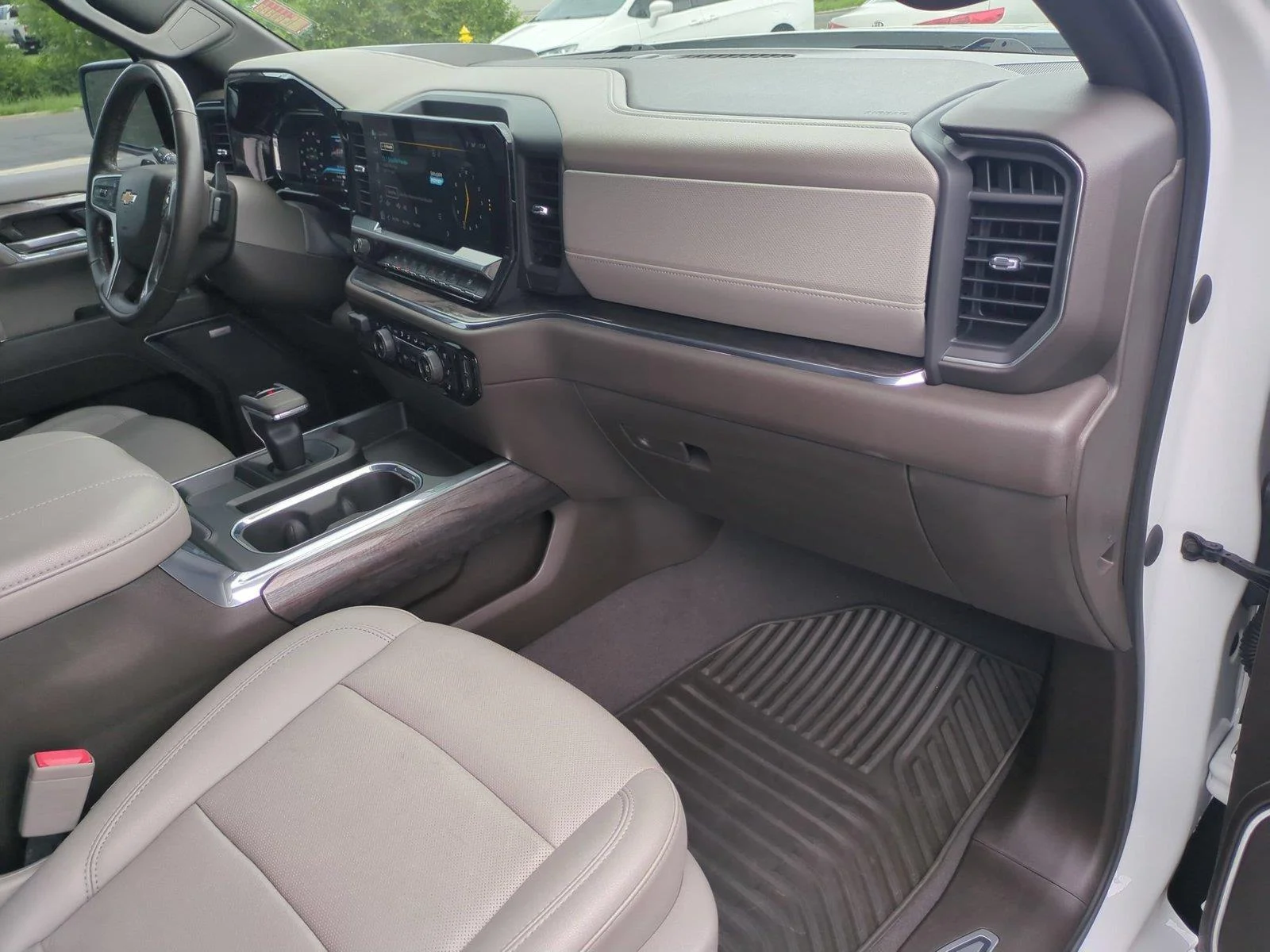 Used 2023 Summit White Chevrolet LTZ image 39