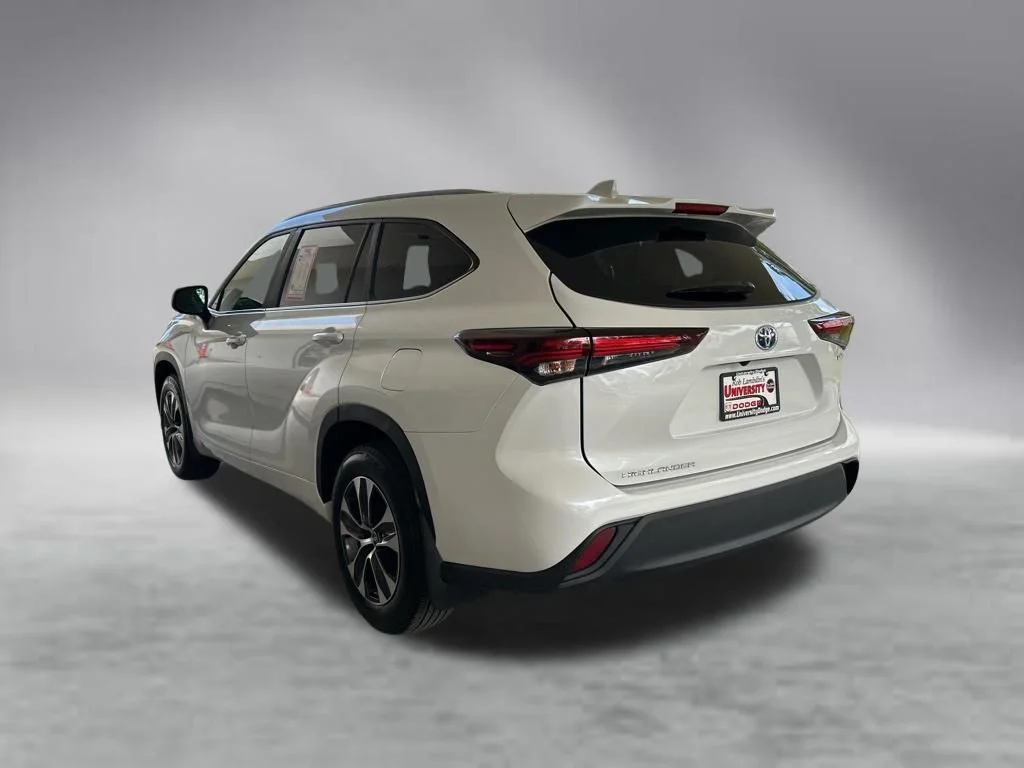 Used 2024 Beige Toyota XLE image 7
