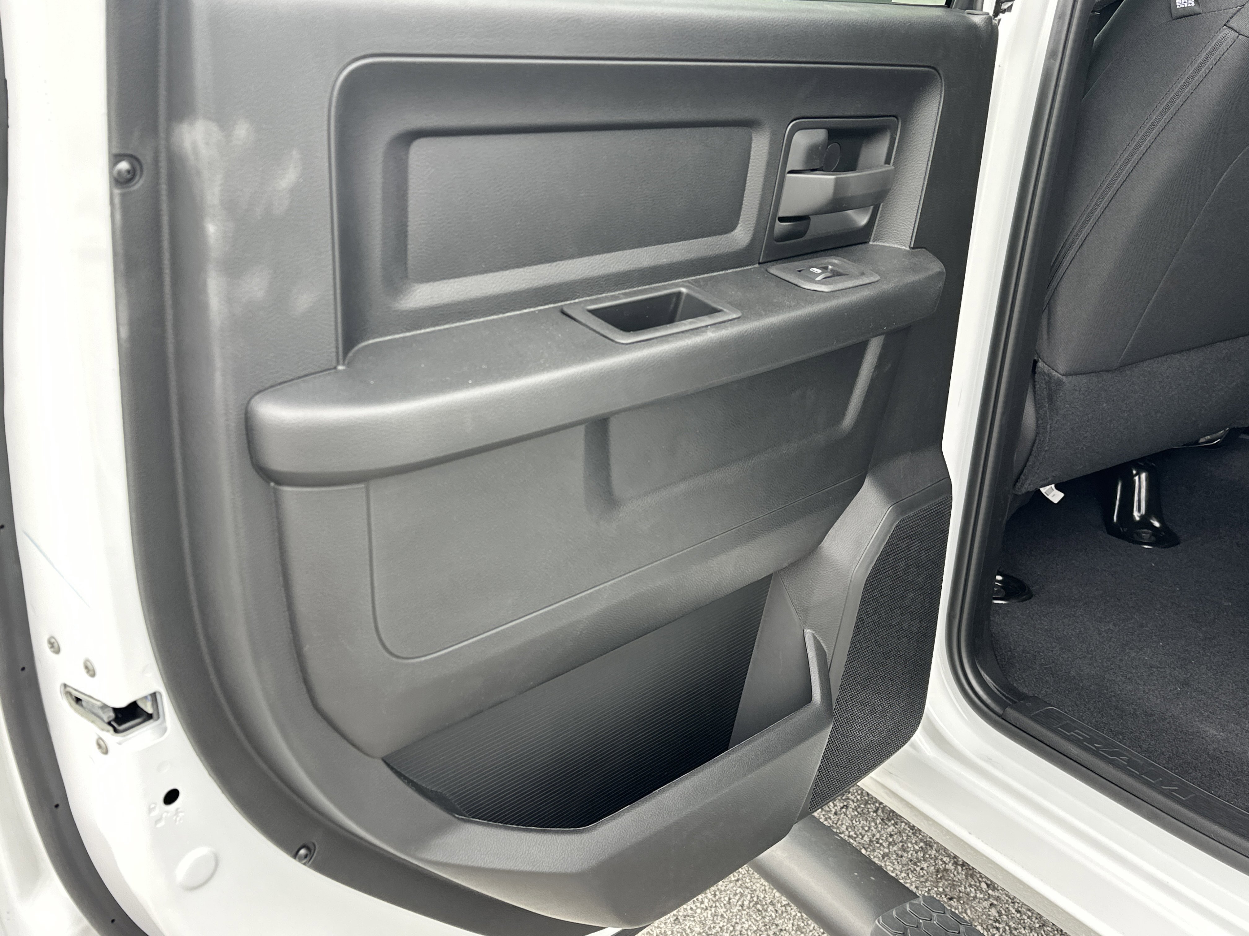 New 2026 Bright White Clear-Coat Exterior Paint RAM Tradesman image 24