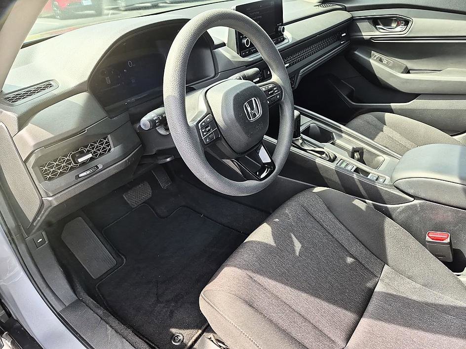 Used 2023 Lunar Silver Metallic Honda EX image 16