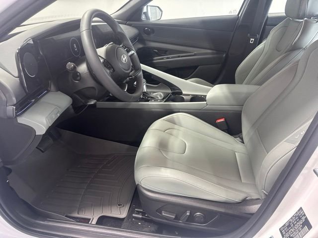 Used 2025 White Hyundai Limited image 12