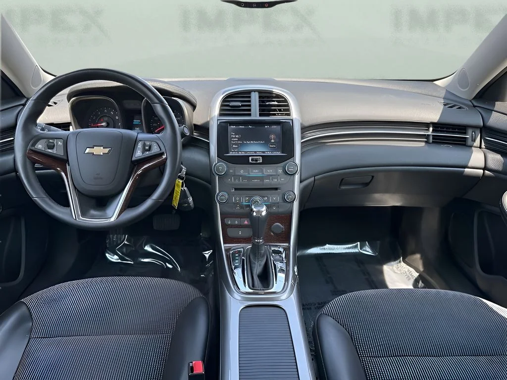 Used 2013 White Chevrolet LT image 12
