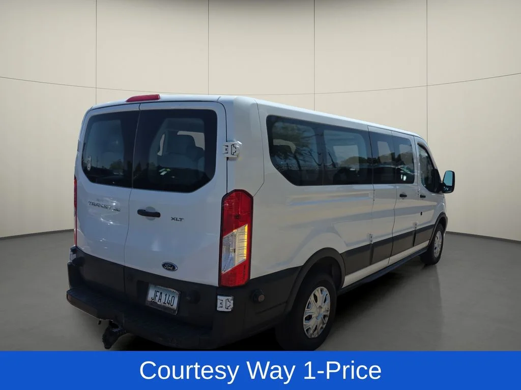 Used 2016 White Ford XLT image 9