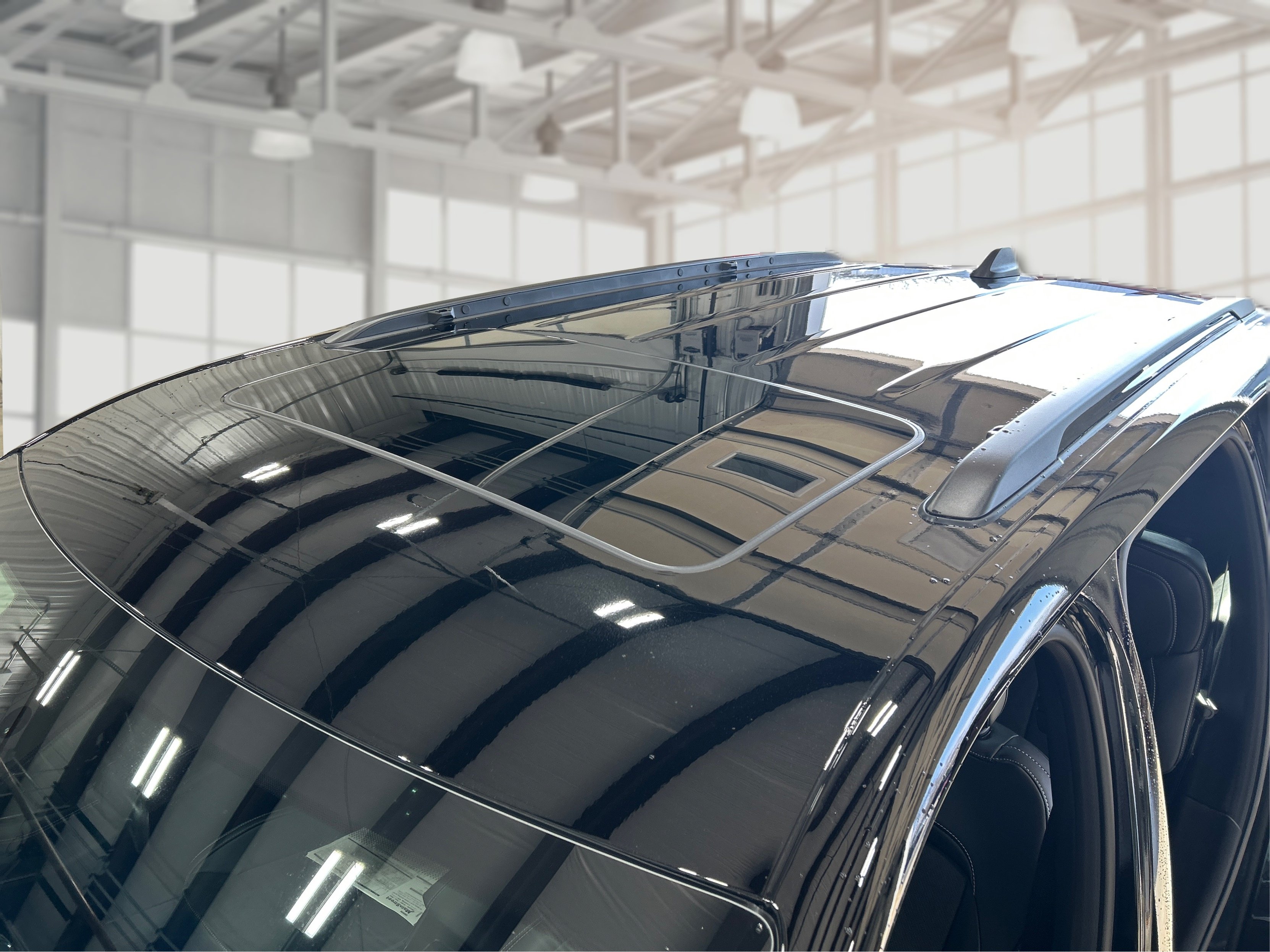 New 2026 Diamond Black Crystal Pearl-Coat Exterior Paint Jeep Altitude image 11