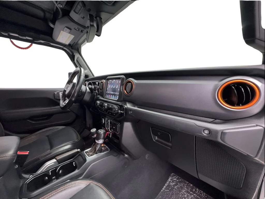 Used 2021 Gray Jeep Mojave image 32