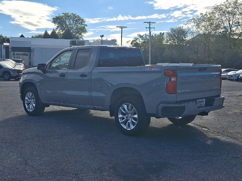 Used 2025 Slate Gray Metallic Chevrolet Custom image 4