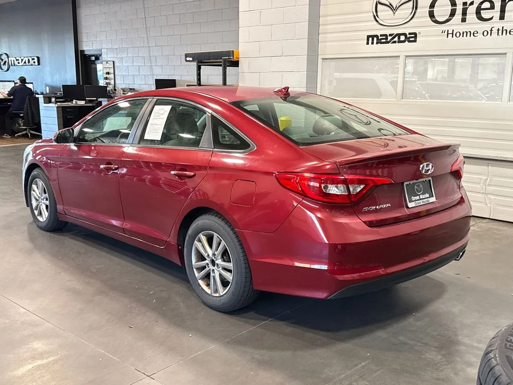 Used 2016 Red Hyundai SE image 21