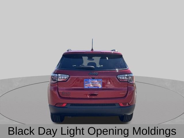 New 2026 Red Hot Pearlcoat Jeep Latitude image 5
