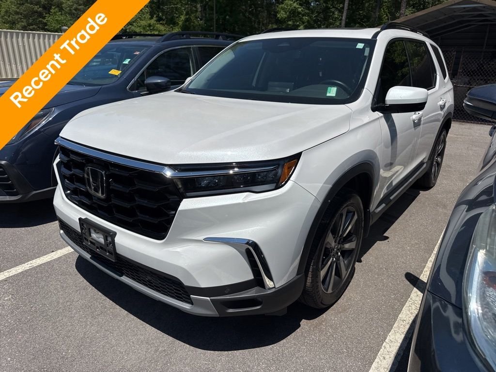 2025 Honda Pilot Touring AWD's photo