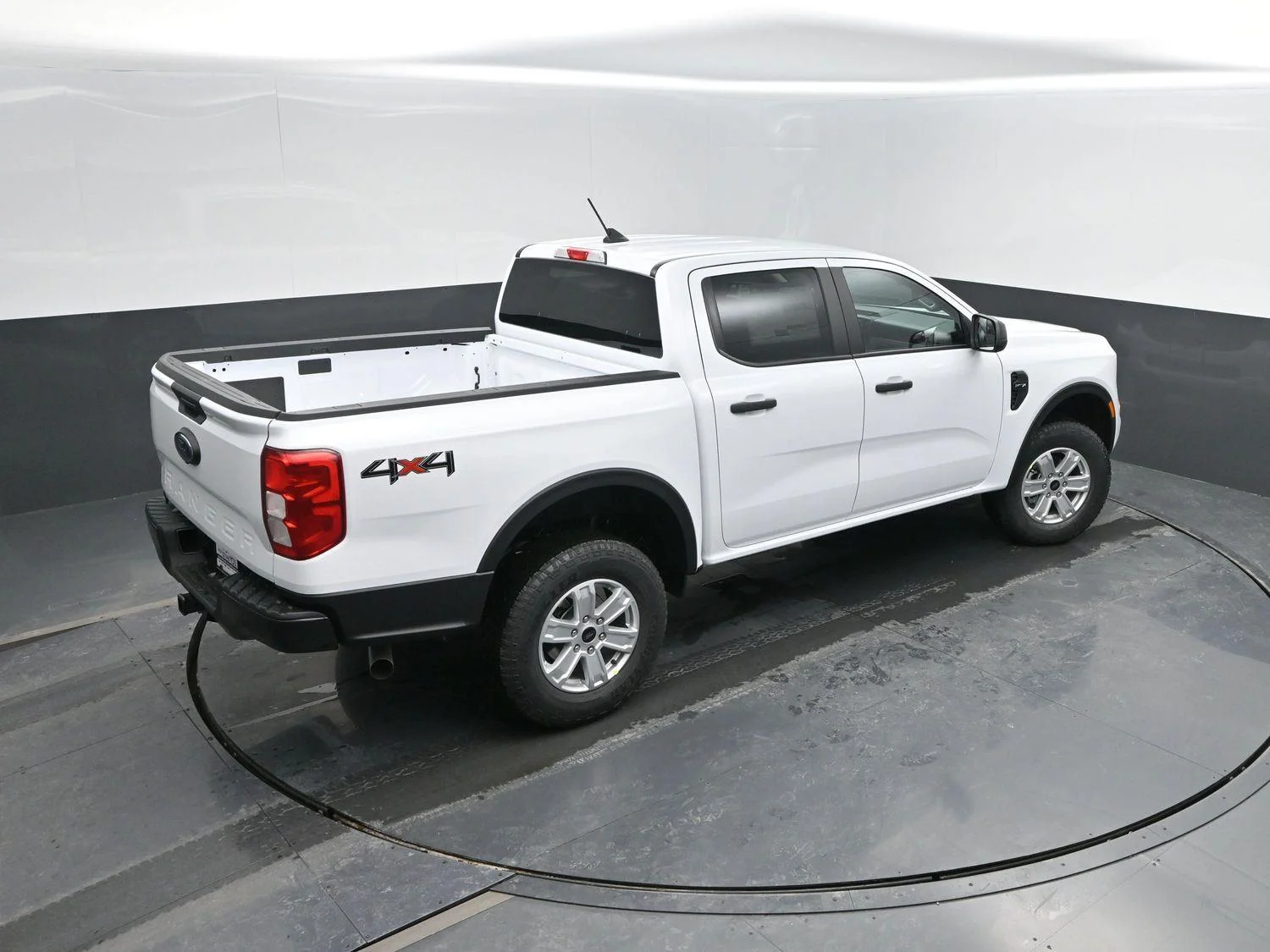 New 2025 Oxford White Ford XL image 33