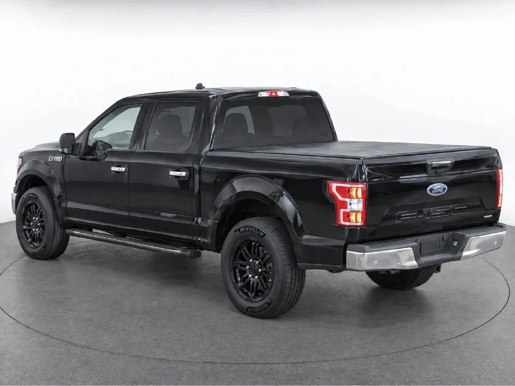 Used 2020 Black Ford XLT image 4