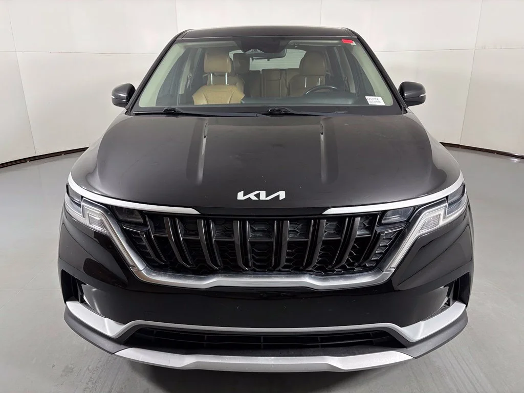Used 2022 Black Kia LXS image 3
