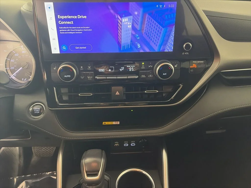 Used 2023  Toyota XLE image 2