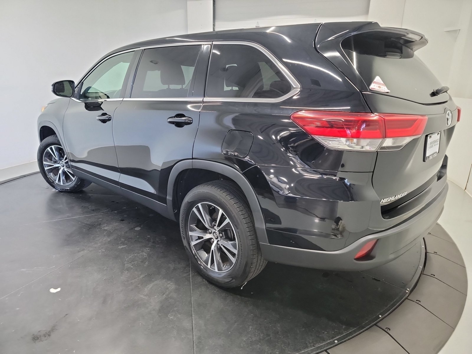 Used 2019 Midnight Black Metallic Toyota LE image 5