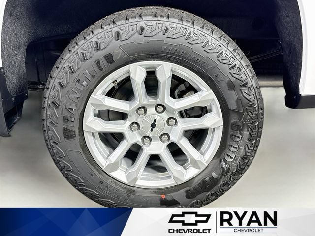 New 2026 Summit White Chevrolet RST image 32