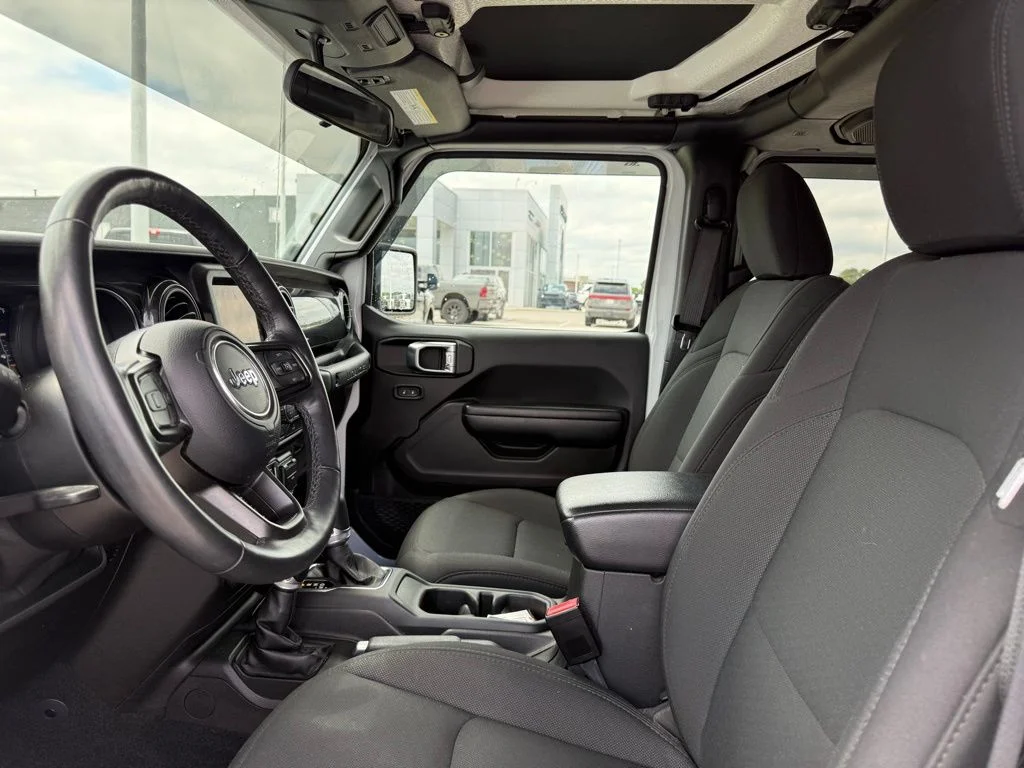 Used 2021 White Jeep Unlimited Sport Altitude image 11