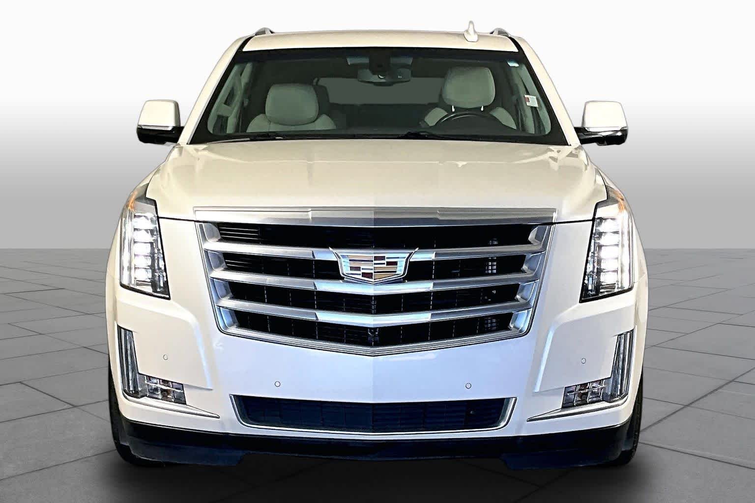 Used 2015 White Diamond Tricoat Cadillac Standard image 4