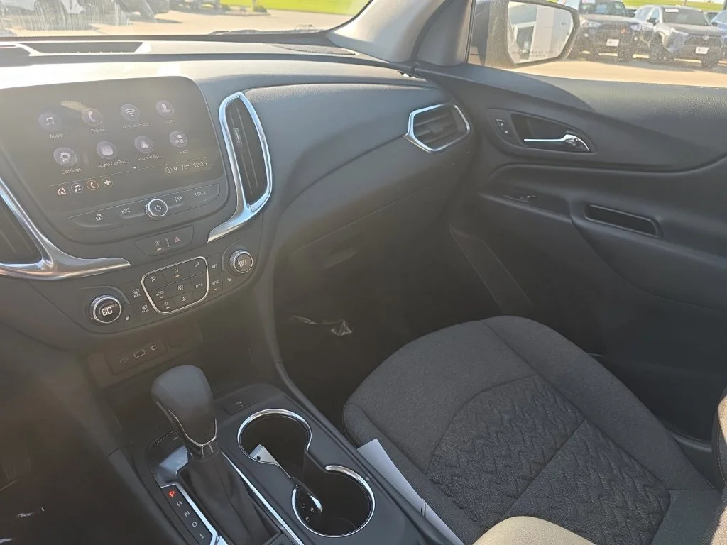 2024 Chevrolet Equinox LT - Photo 17