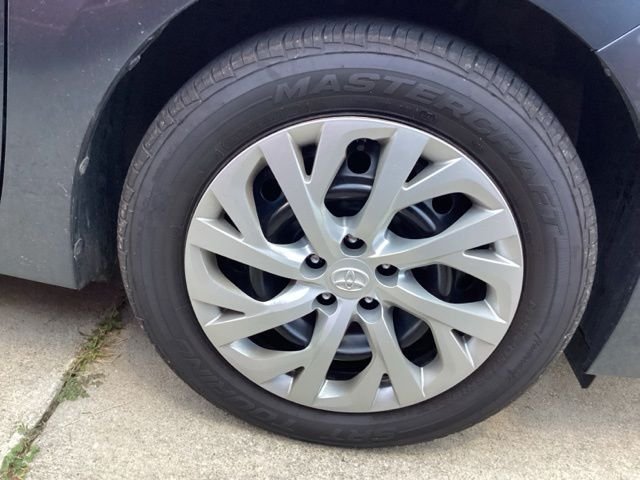 Used 2018 Slate Metallic Toyota LE image 8